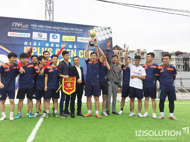 IZISolution vô địch giải đấu Bóng Đá "ITPLUS OPEN 2018" 01